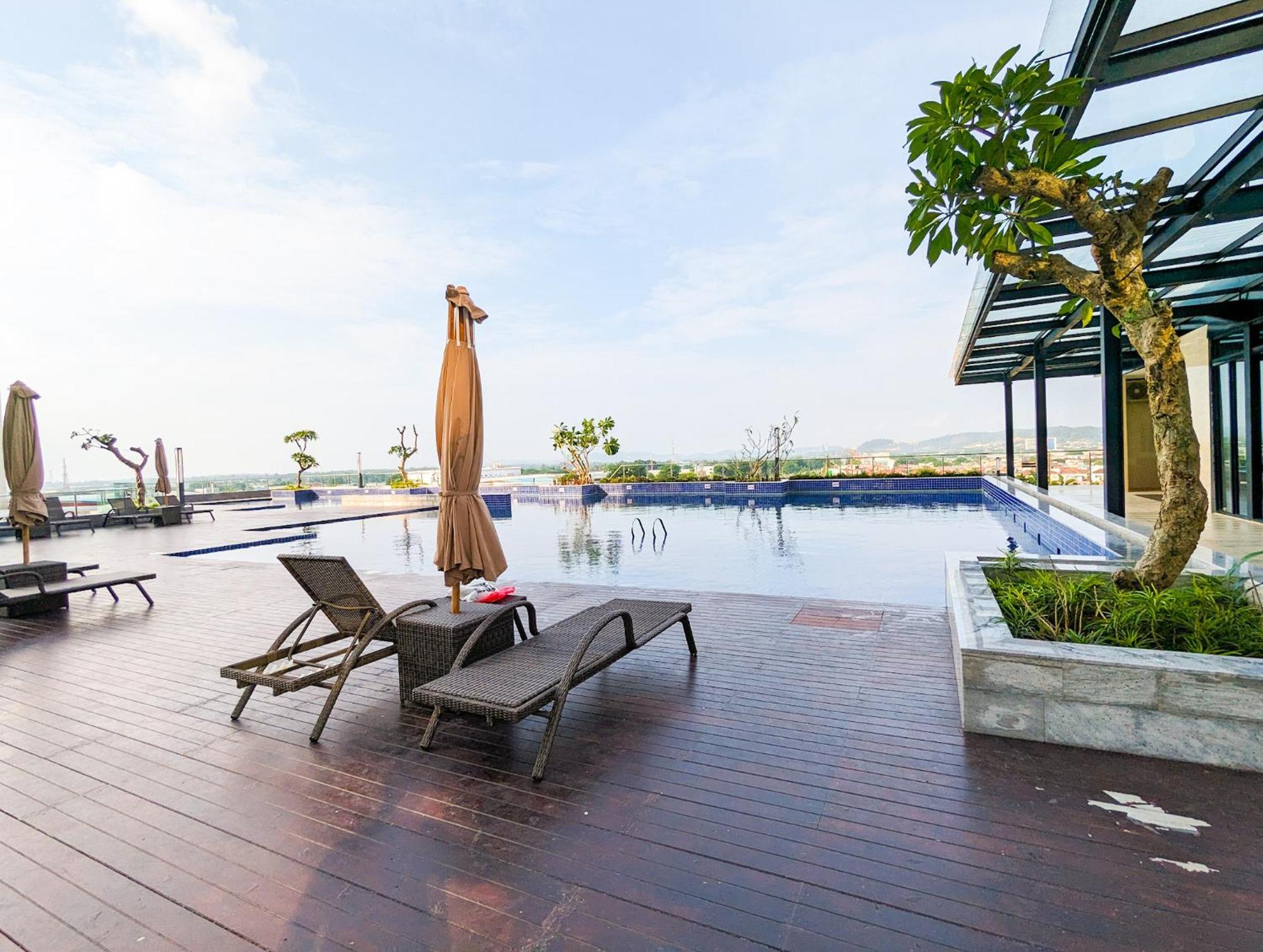 Lovina 1615 At Pollux Meisterstadt Batam Exterior photo